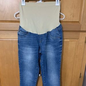Maternity skinny short jeans